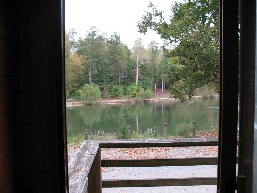 Forest Lake Camping Resort Lakefront Cabin 8 Advance Buitenkant foto