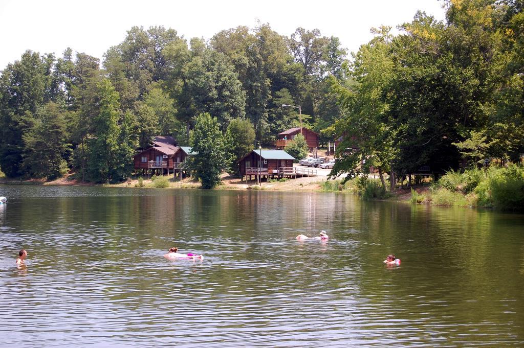 Forest Lake Camping Resort Lakefront Cabin 8 Advance Buitenkant foto
